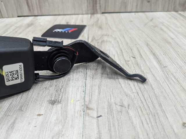 OEM BMW G42 G87 230 M240 M2 Rear Left Driver Side Seatbelt Seat Belt Buckle