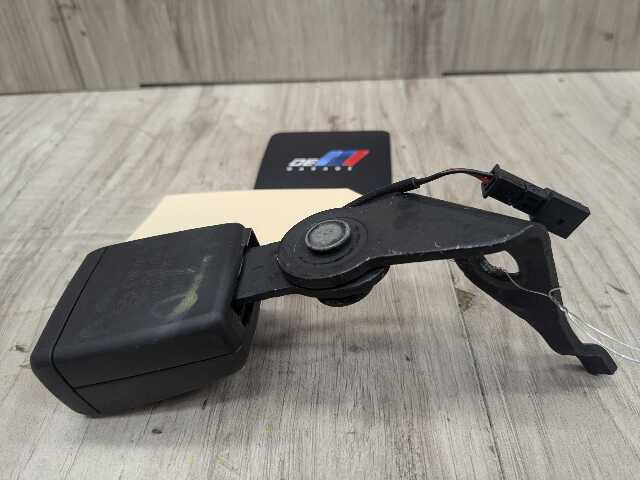 OEM BMW G42 G87 230 M240 M2 Rear Right Passenger Seatbelt Seat Belt Buckle
