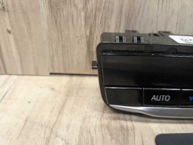 OEM BMW G20 G22 G23 G26 G42 G80 G82 AC Rear Heater Climate Control Switch Panel