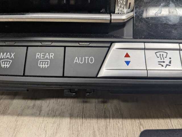 OEM BMW G01* G20 G22 G26 G42 G80 G82 AC Vent Heater Climate Control Switch Panel