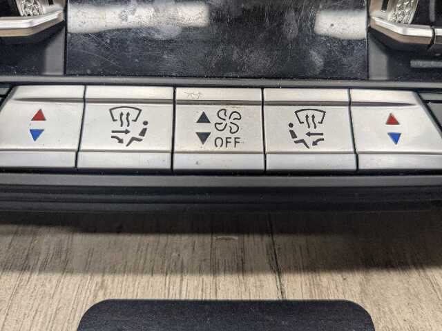 OEM BMW G01* G20 G22 G26 G42 G80 G82 AC Vent Heater Climate Control Switch Panel