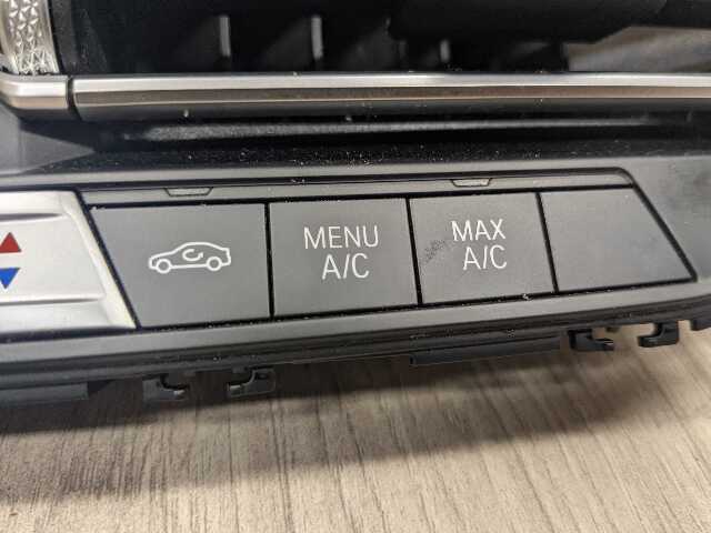 OEM BMW G01* G20 G22 G26 G42 G80 G82 AC Vent Heater Climate Control Switch Panel
