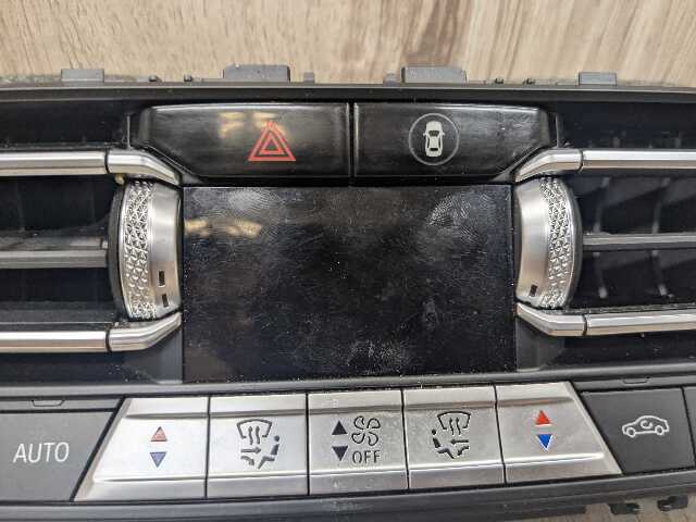 OEM BMW G01* G20 G22 G26 G42 G80 G82 AC Vent Heater Climate Control Switch Panel