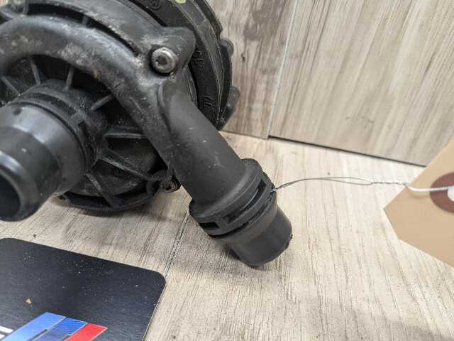 OEM BMW G01 G05 G20 G22 G26 Engine B46 B58 Auxiliary Electric Water Pump Cooling