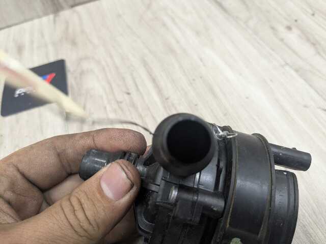 *OEM BMW G01 G05 G20 G22 G30 G42 G80 G82 G83 M3 M4 Engine Auxiliary Water Pump