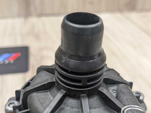*OEM BMW G01 G05 G20 G22 G30 G42 G80 G82 G83 M3 M4 Engine Auxiliary Water Pump