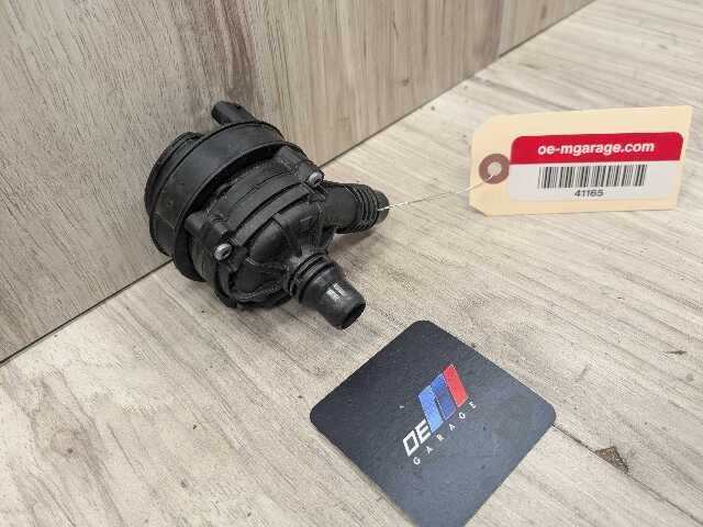 *OEM BMW G01 G05 G20 G22 G30 G42 G80 G82 G83 M3 M4 Engine Auxiliary Water Pump
