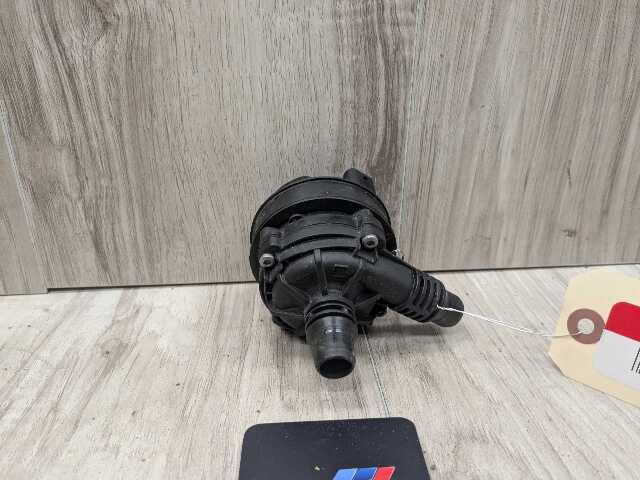 *OEM BMW G01 G05 G20 G22 G30 G42 G80 G82 G83 M3 M4 Engine Auxiliary Water Pump