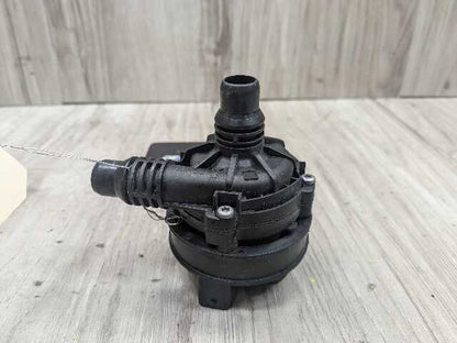 *OEM BMW G01 G05 G20 G22 G30 G42 G80 G82 G83 M3 M4 Engine Auxiliary Water Pump
