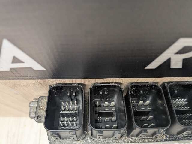 OEM BMW G11 G12 G30 M550 750 DME ECU Engine N63R Control Module Computer 880