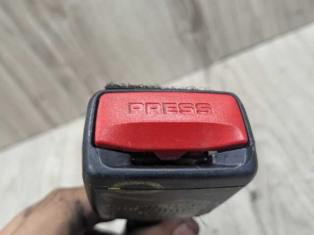 OEM BMW G22 G23 G42 G82 G83 G87 M2 M4 FRONT Left Right Seatbelt Seat Belt Buckle
