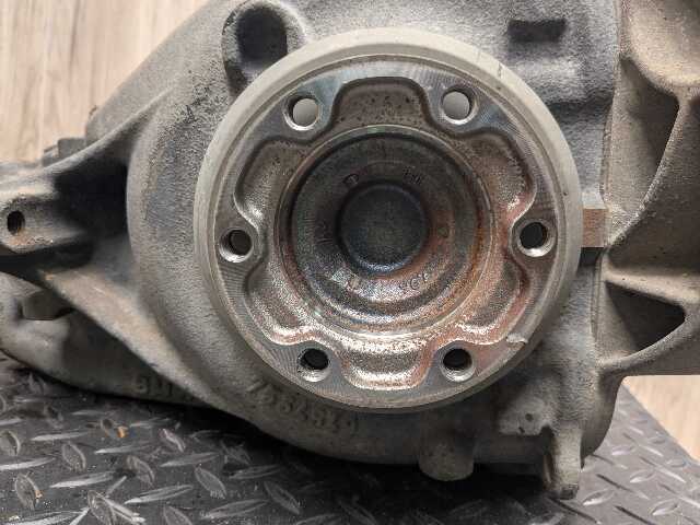 OEM BMW E82 E88 E92 E93 135 335 N54 N55 DCT Rear Differential Axle Carrier 2.56