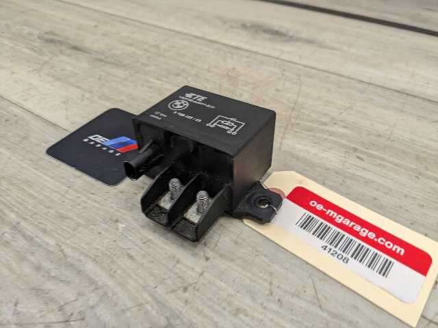 OEM BMW F10 F13 F02 F30 F32 F80 F82 F85 M3 M4 M6 Cooling Fan Relay Control 130A