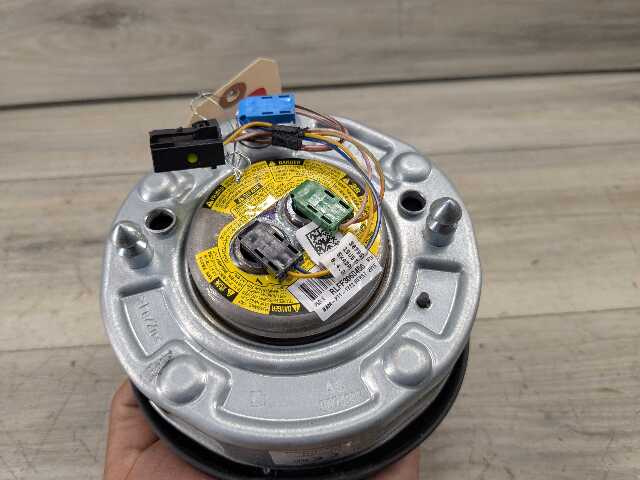 OEM BMW F10 F22 F23 F30 F32 F33 F36 335 435 Driver M SPORT Steering Wheel Airbag