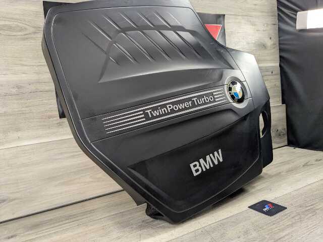 12-17 OEM BMW F30 F32 F33 F36 335 435 Engine N55 Twin Turbo Valve Cylinder Cover