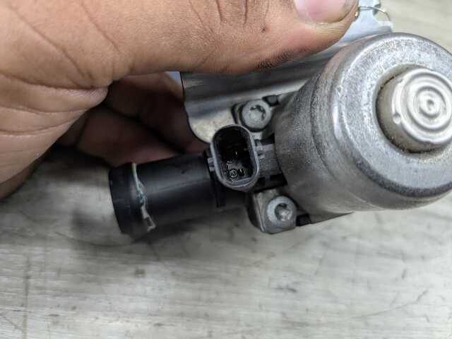 OEM BMW F22 F30 F32 F33 F36 F87 M2 Engine N20 N26 N55 Heater Water Switch Valve