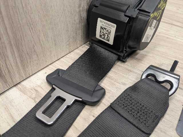 OEM BMW G11 G12 740 750 M760 B7 Rear Center Middle Seat Belt Retractor Black