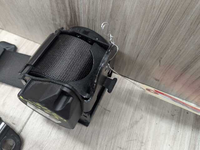 OEM BMW G11 G12 740 750 M760 B7 Rear Center Middle Seat Belt Retractor Black