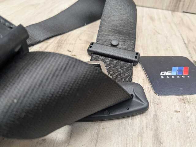 OEM BMW G11 G12 740 750 M760 B7 Rear Center Middle Seat Belt Retractor Black