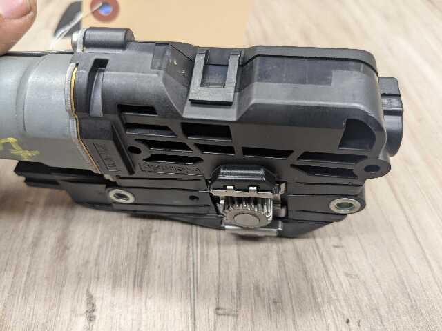 16-20 OEM BMW G12 740 750 M760 B7 Upper SUNROOF Moon Roof Motor Unit