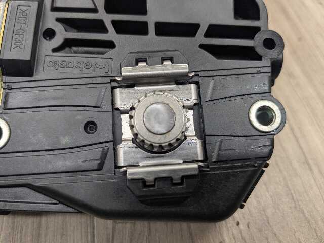 16-20 OEM BMW G12 740 750 M760 B7 Upper SUNROOF Moon Roof Motor Unit
