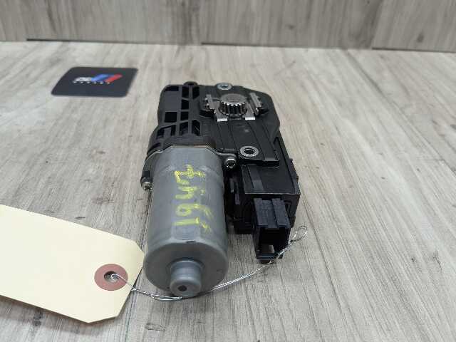 16-20 OEM BMW G12 740 750 M760 B7 Upper SUNROOF Moon Roof Motor Unit