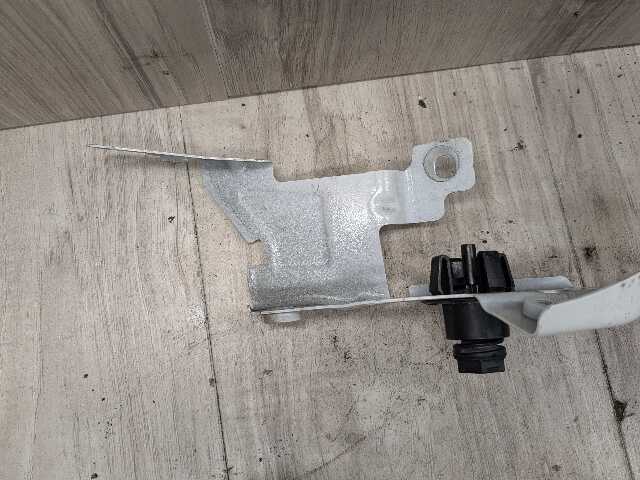 22-25 OEM BMW G42 230 M240 Front Left Fender Wing Holder Bracket SET