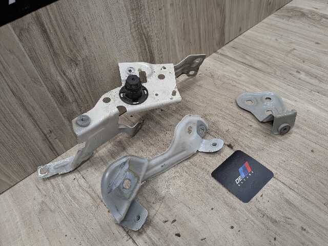 22-25 OEM BMW G42 230 M240 Front Left Fender Wing Holder Bracket SET
