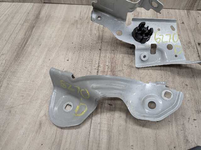 22-25 OEM BMW G42 230 M240 Front Left Fender Wing Holder Bracket SET
