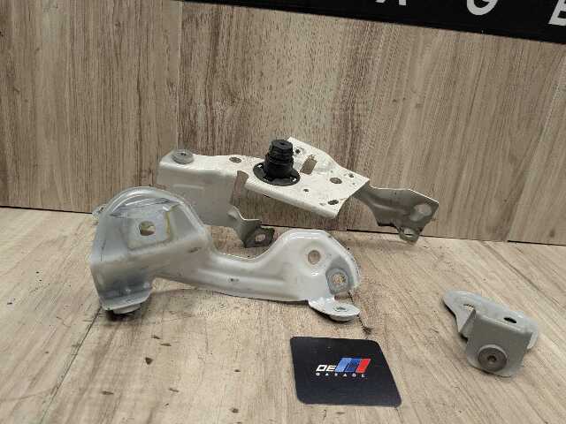 22-25 OEM BMW G42 230 M240 Front Left Fender Wing Holder Bracket SET
