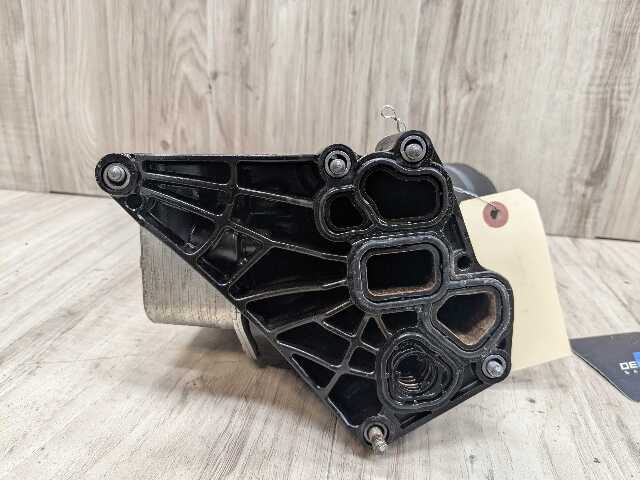 OEM BMW G01 G20 G22 G23 G26 G30 G42 330 430 X3 Engine B46 B48 Oil Filter Housing