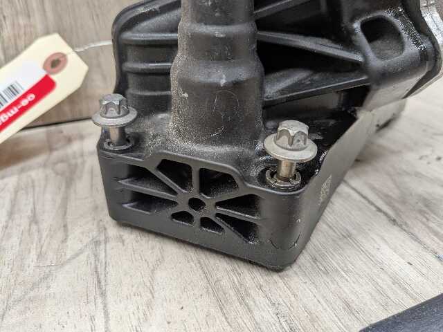 OEM BMW G01 G20 G22 G23 G26 G30 G42 330 430 X3 Engine B46 B48 Oil Filter Housing