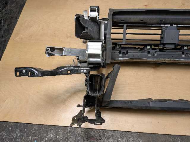 17-23 OEM BMW G30 530 540 M550 M SPORT Front Clip Radiator Support Reinforcement