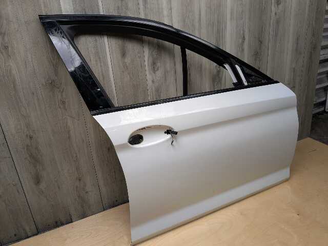 *OEM BMW F90 G30 530 540 M550 M5 Front Right Passenger Door Shell Panel White