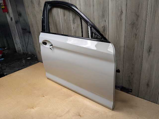 *OEM BMW F90 G30 530 540 M550 M5 Front Right Passenger Door Shell Panel White