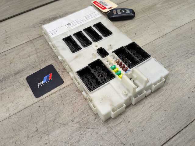 *OEM BMW F30 F32 F33 F36 F80 F82 F83 Body Control Junction Box Module FEM + Key