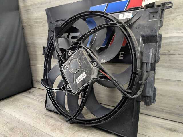 OEM BMW F22 F23 F30 F31 F32 F33 F36 N20 N26 N55 Radiator Cooling Fan Shroud 600W
