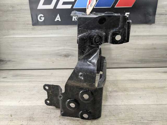 OEM BMW F90 F93 G12 G16 G30 M5 M8 Front Right Passenger Radiator Support Bracket
