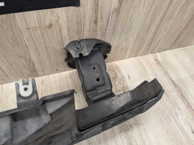 22-25 OEM BMW G42 230i 230iX Rear Bumper Reinforcement Impact Rebar w Brackets
