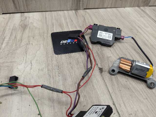 OEM BMW G11 G12 740 750 Steering Wheel Vibration Generator Electronics Module