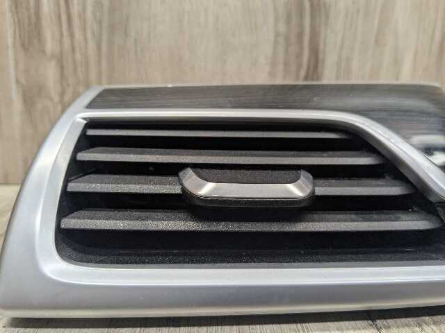 16-19 OEM BMW G11 G12 740 750 Left Driver Dash AC AIr Vent Grille Grill*
