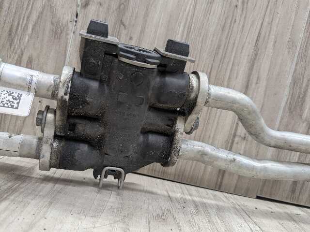 16-19 OEM BMW F90 M5 G12 750 G30 M550 Transmission Oil Cooler Line Inlet Outlet