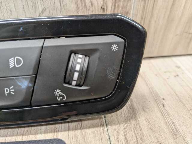 OEM BMW G20 G22 G23 G26 G42 G80 G82 M3 M4 Headlight Control Switch Light Module