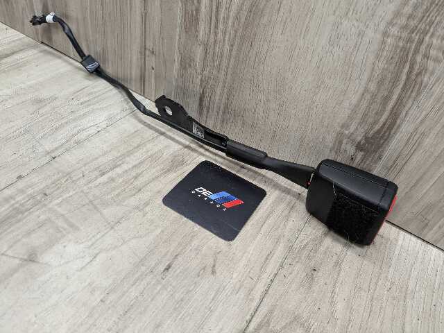OEM BMW G22 G23 G42 G82 G83 G87 M2 M4 FRONT Left Right Seatbelt Seat Belt Buckle