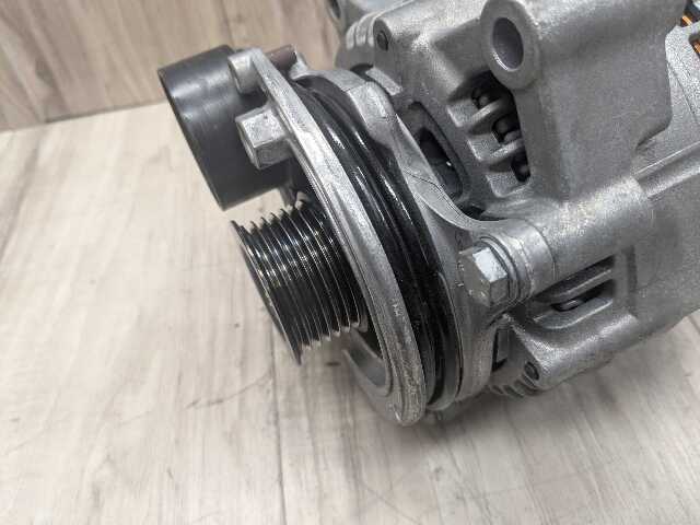*OEM BMW G01 G05 G16 G20 G26 G30 G42 Engine B46 B58 Alternator Generator 250A