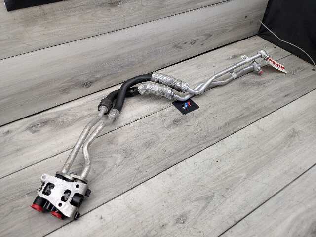 16-19 OEM BMW F90 M5 G12 750 G30 M550 Transmission Oil Cooler Line Inlet Outlet