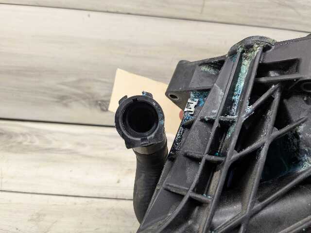 16-21 OEM F22 F23 F30 F32 F33 F36 G01 G12 G30 340 440 540 Oil Filter Housing B58