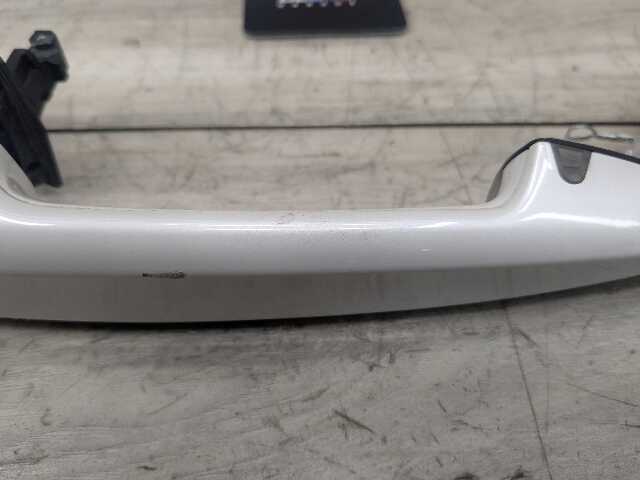 *OEM BMW F15 F16 F39 F48 X1 X5 Left Driver Door Handle COMFORT ACCESS White