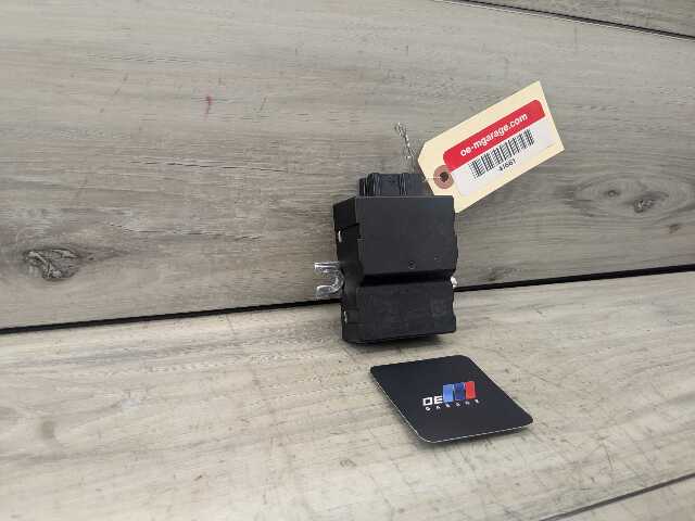 OEM BMW F22 F23 F30 F32 F36 F39 F48 Engine B46 B58 Fuel Pump Control Module Unit