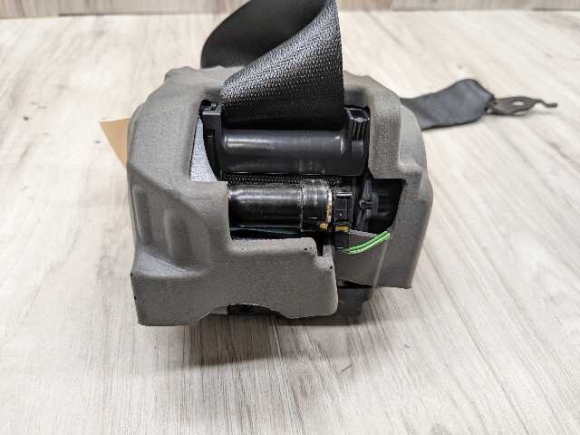 OEM BMW G42 G87 230 M240 M2 Rear Left Right Seat Belt Seatbelt Retractor Black